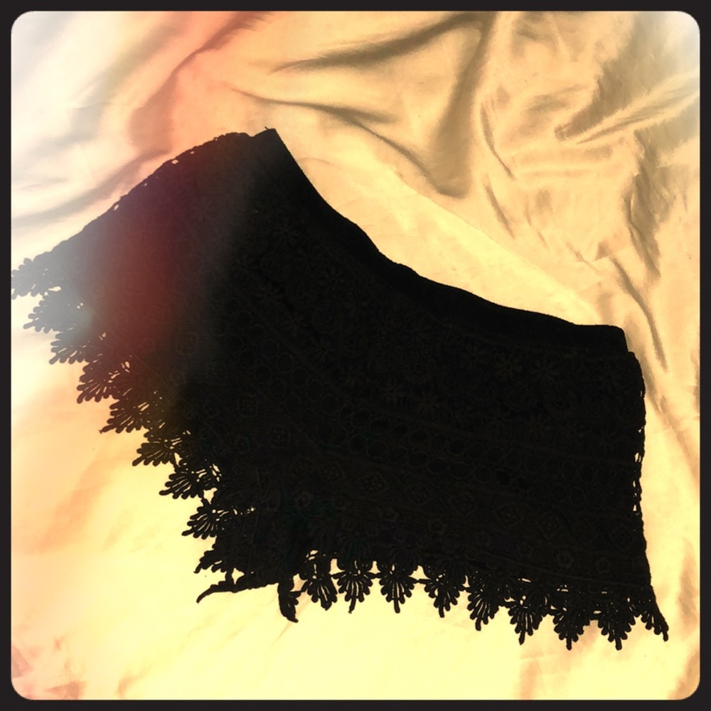 H&M black lace shorts